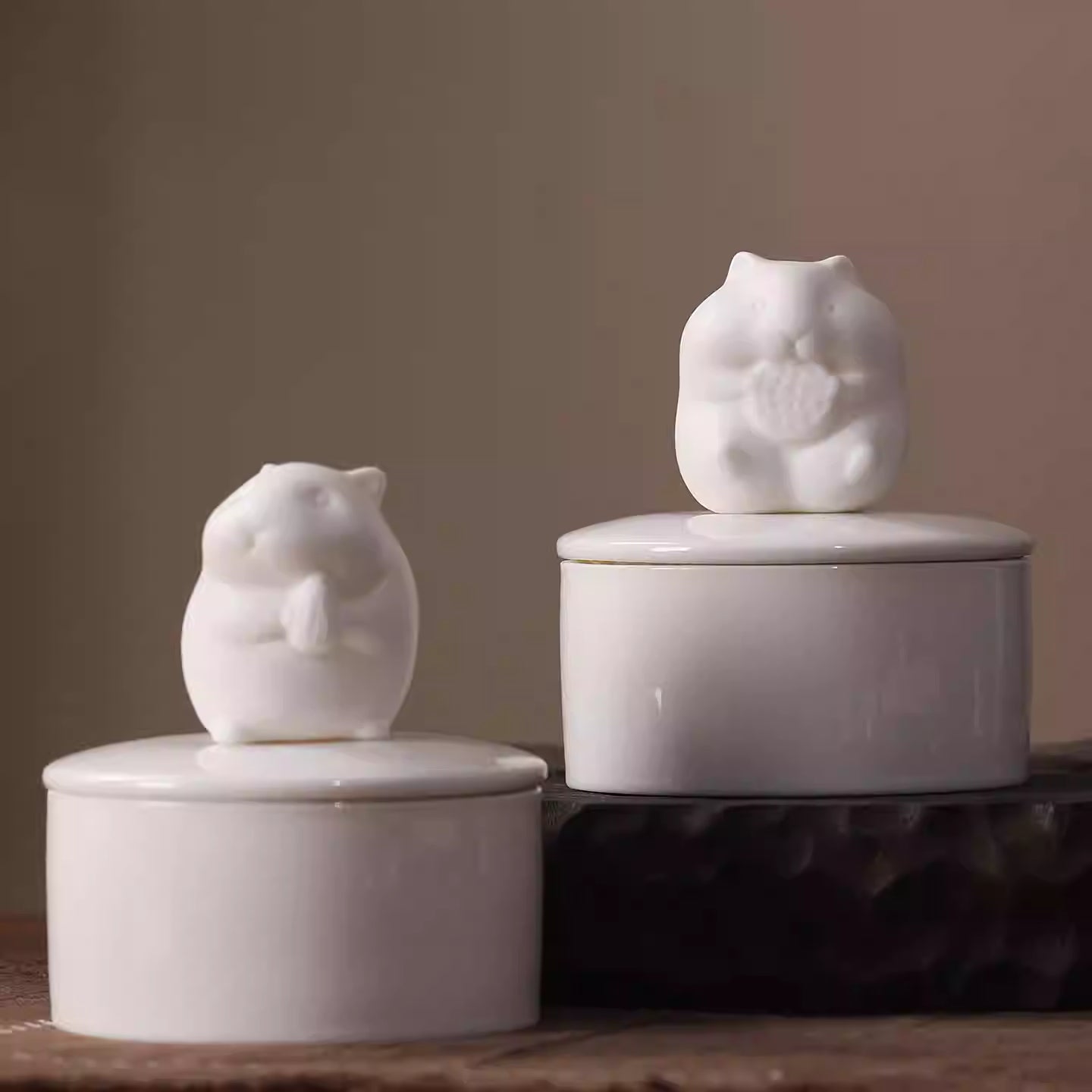 Beautiful small Amberra ceramic porcelain white urn to store the ashes of your hamster, mouse or rat and keep the memory alive